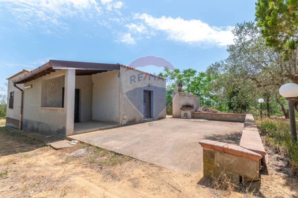 casa indipendente in vendita a Caltagirone