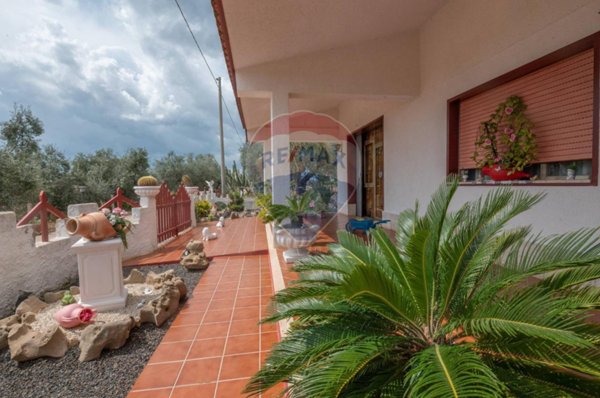 casa indipendente in vendita a Caltagirone