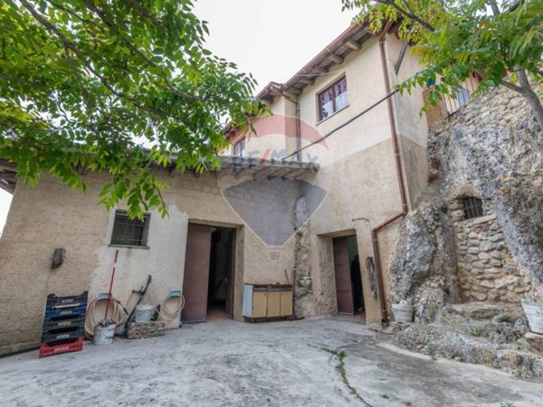 casa indipendente in vendita a Caltagirone