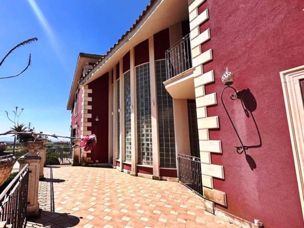 casa indipendente in vendita a Caltagirone