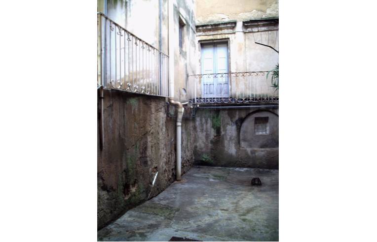 intera palazzina in vendita a Caltagirone