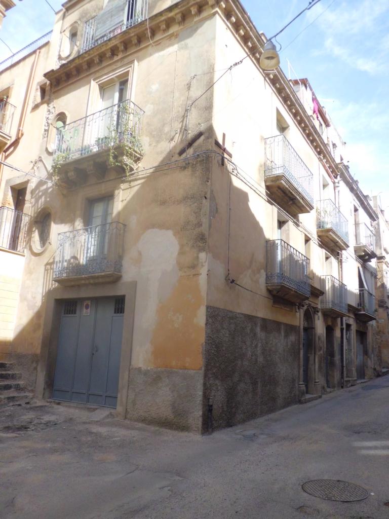 casa indipendente in vendita a Caltagirone
