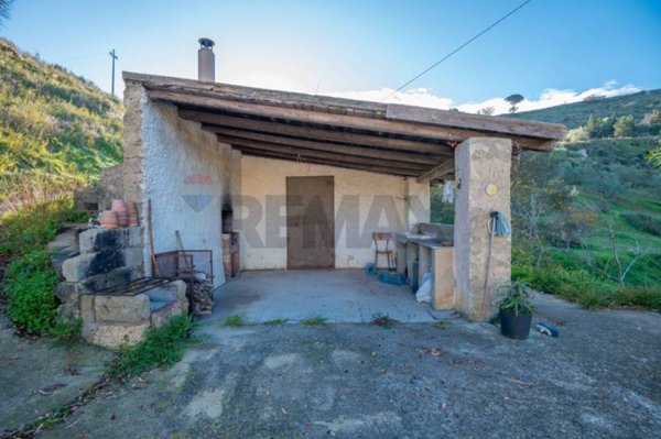 casa indipendente in vendita a Caltagirone