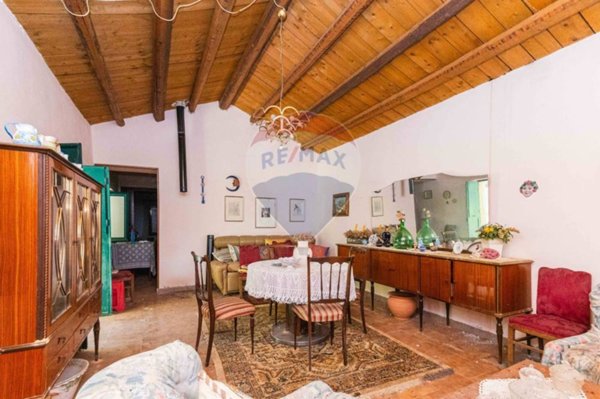 casa indipendente in vendita a Caltagirone in zona Santo Pietro