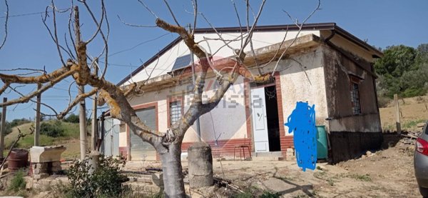 casa indipendente in vendita a Caltagirone in zona Santo Pietro