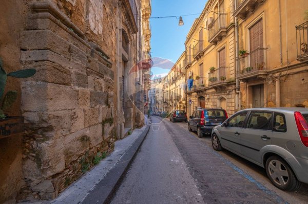 negozio in vendita a Caltagirone