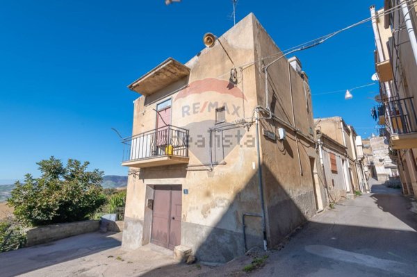 casa indipendente in vendita a Caltagirone