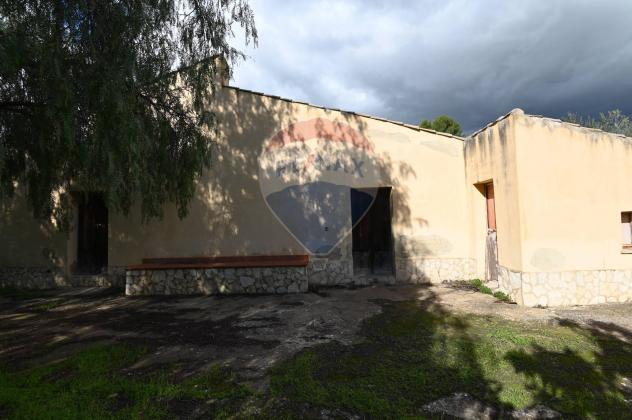 casa indipendente in vendita a Caltagirone in zona Santo Pietro