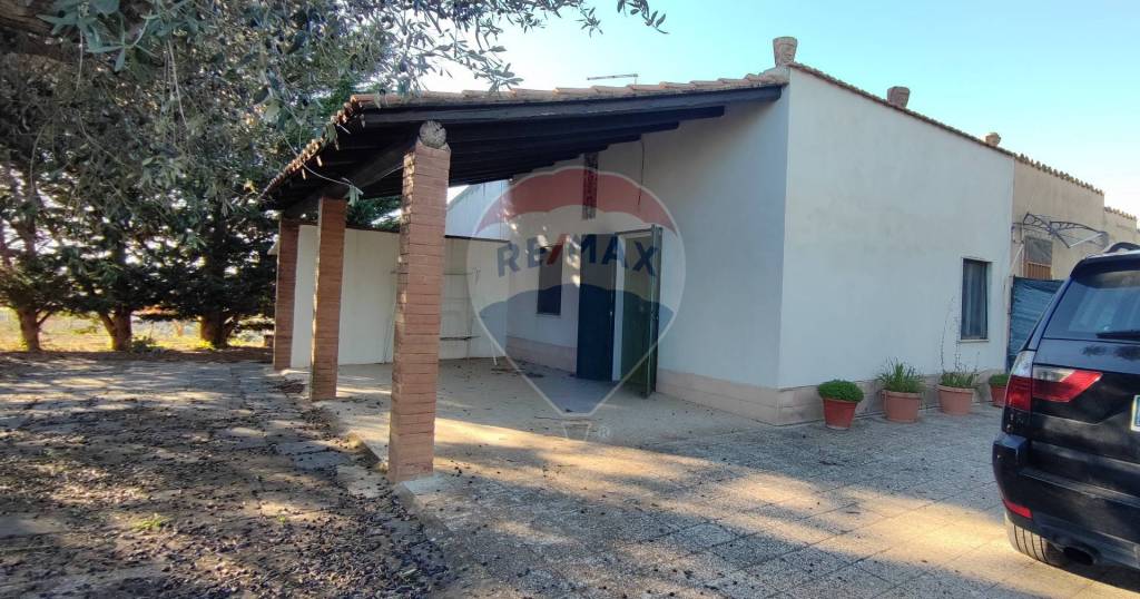 casa indipendente in vendita a Caltagirone