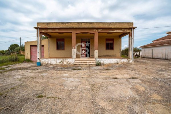 casa indipendente in vendita a Caltagirone