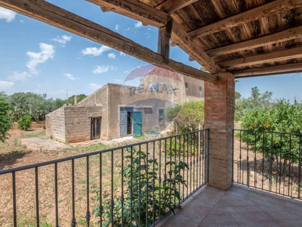 casa indipendente in vendita a Caltagirone