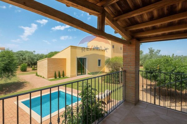 casa indipendente in vendita a Caltagirone