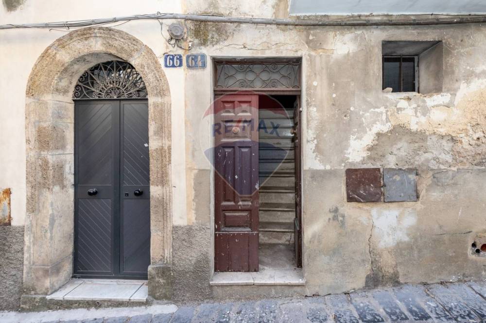 casa indipendente in vendita a Caltagirone