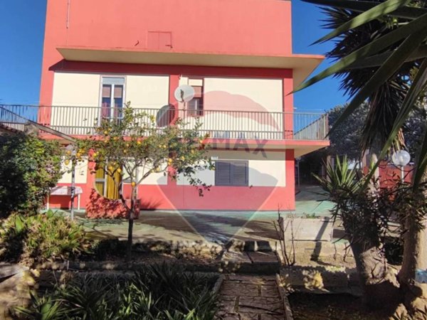 casa indipendente in vendita a Caltagirone
