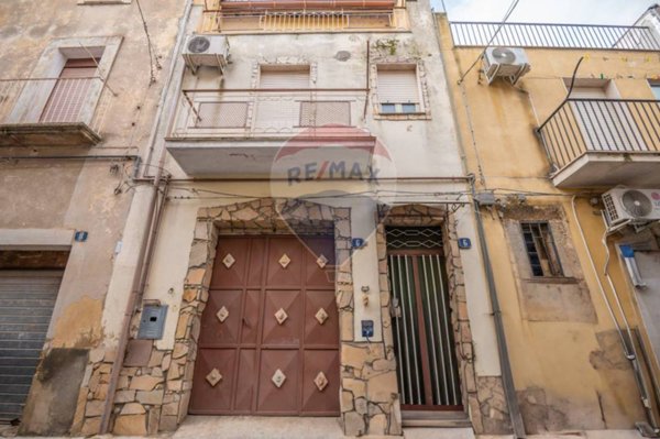 casa indipendente in vendita a Caltagirone