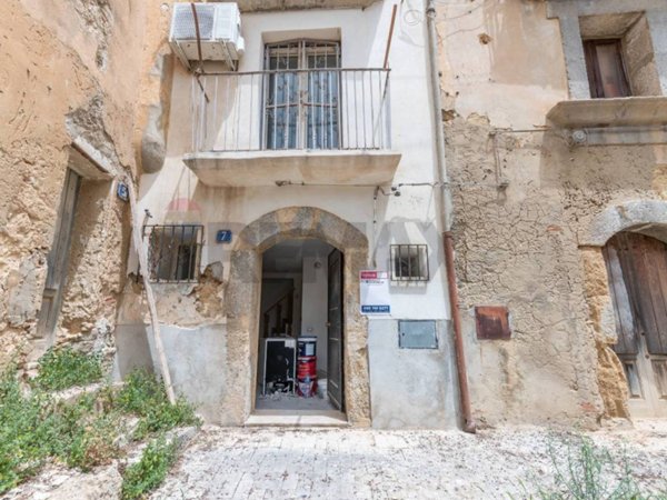 appartamento in vendita a Caltagirone in zona Signore del Soccorso