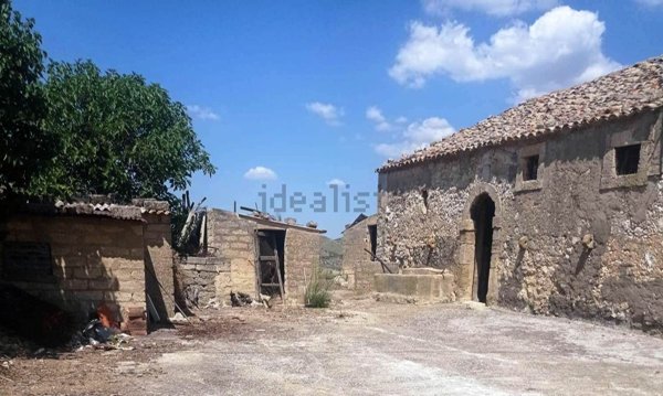 casa indipendente in vendita a Caltagirone