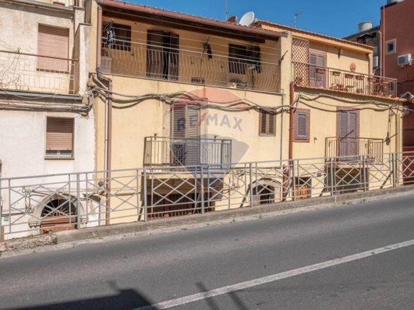 casa indipendente in vendita a Caltagirone