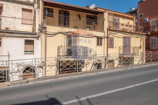 casa indipendente in vendita a Caltagirone in zona Signore del Soccorso