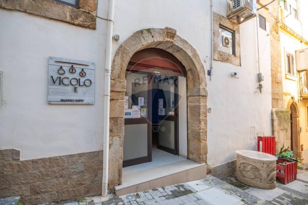 locale commerciale in vendita a Caltagirone