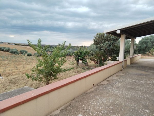 casa indipendente in vendita a Caltagirone in zona Favarella