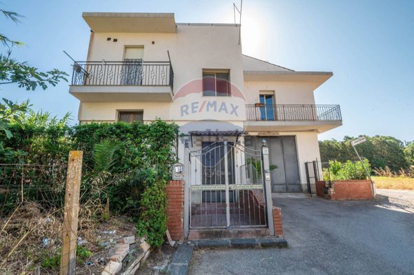 casa indipendente in vendita a Caltagirone