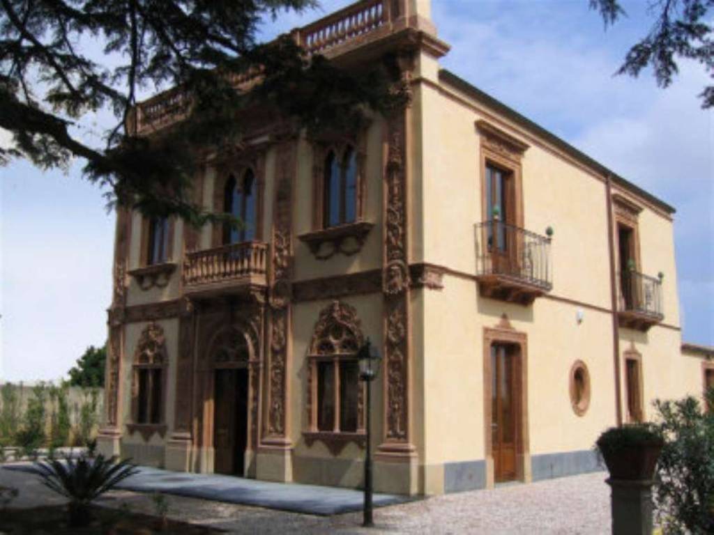 casa indipendente in vendita a Caltagirone
