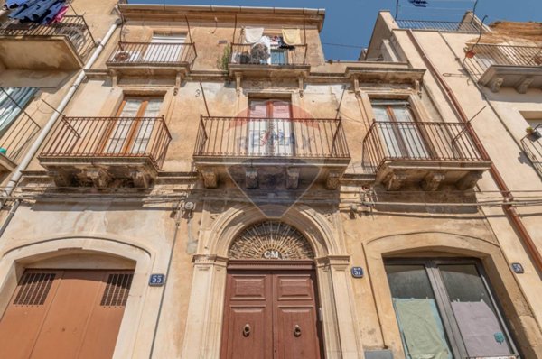 casa indipendente in vendita a Caltagirone