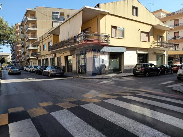 locale commerciale in vendita a Caltagirone