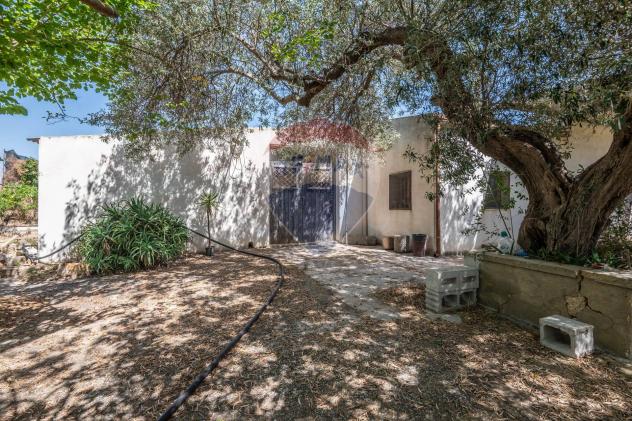 casa indipendente in vendita a Caltagirone