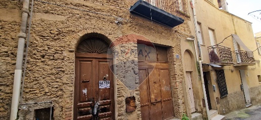 casa semindipendente in vendita a Caltagirone