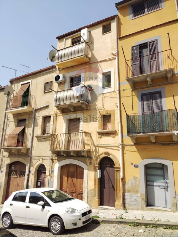 casa semindipendente in vendita a Caltagirone