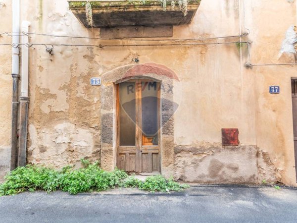 casa indipendente in vendita a Caltagirone