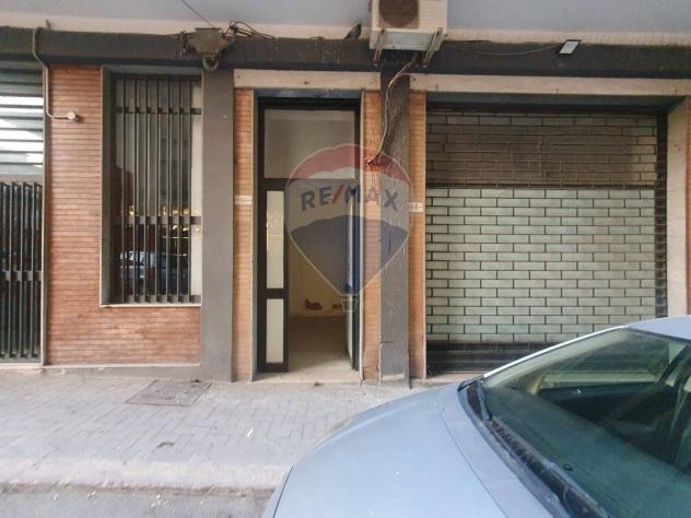 locale commerciale in vendita a Caltagirone