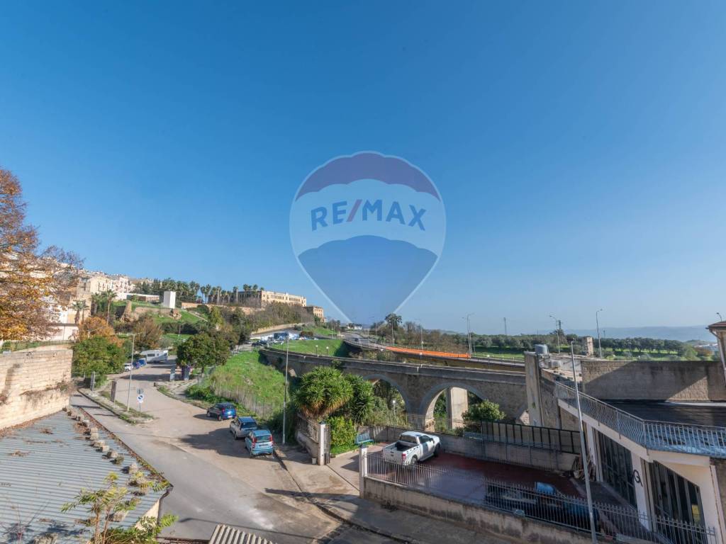 casa indipendente in vendita a Caltagirone