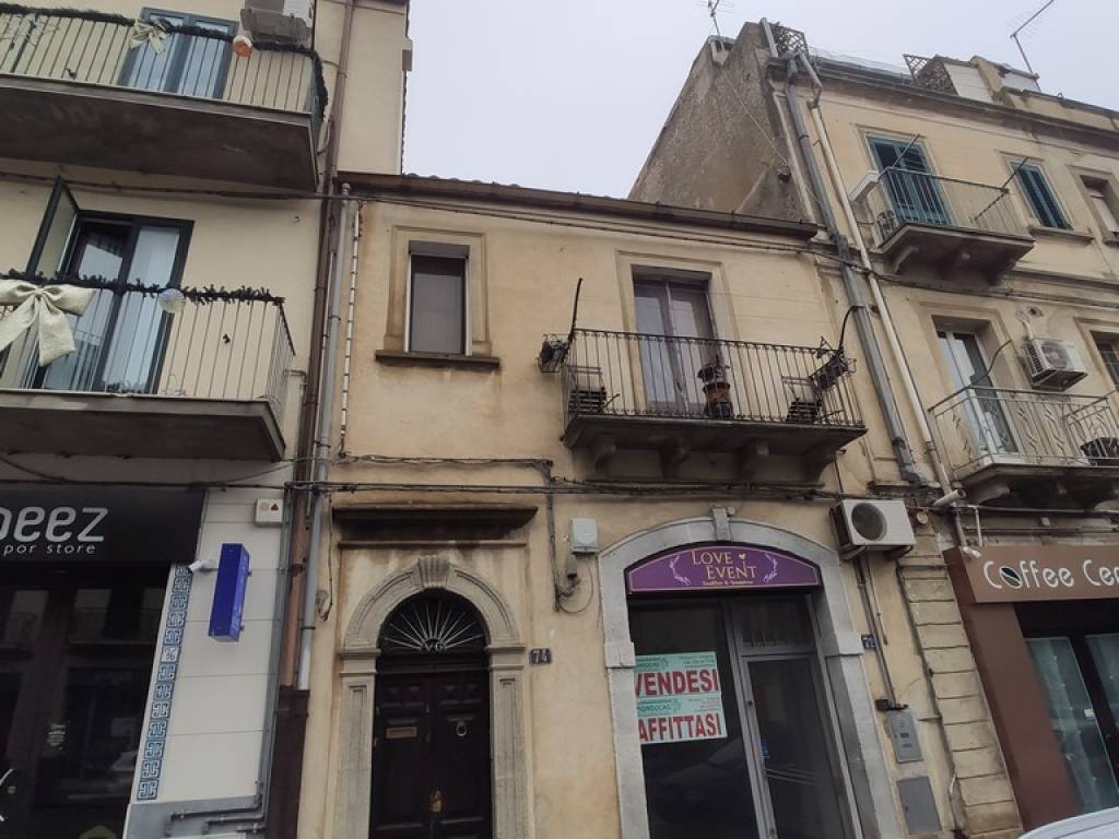 casa indipendente in vendita a Caltagirone