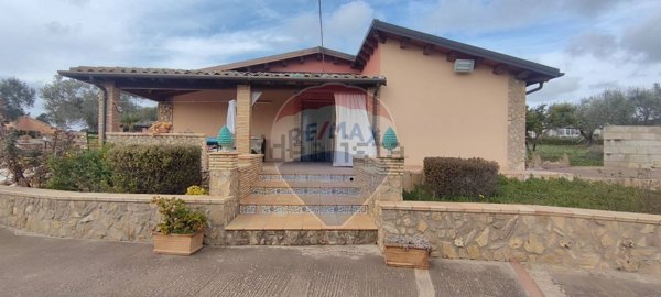 casa indipendente in vendita a Caltagirone in zona Piano San Paolo