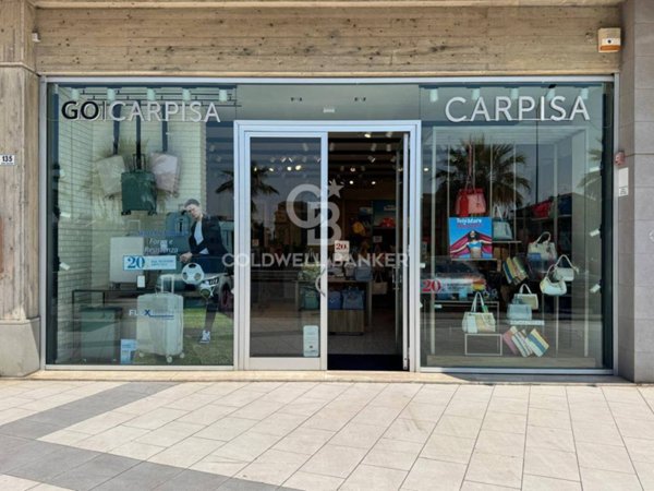 locale commerciale in vendita a Caltagirone