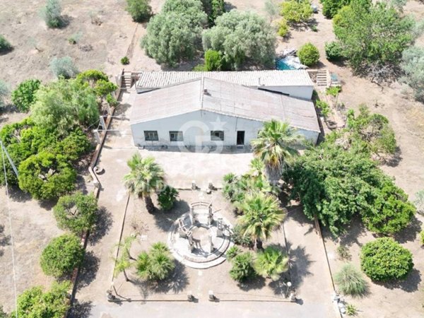 casa indipendente in vendita a Caltagirone in zona Santo Pietro
