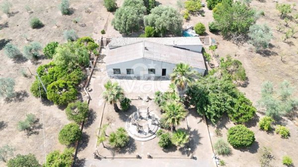 casa indipendente in vendita a Caltagirone in zona Santo Pietro