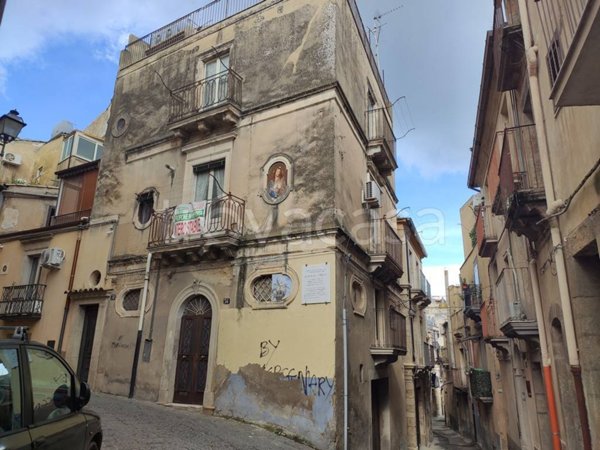 casa indipendente in vendita a Caltagirone