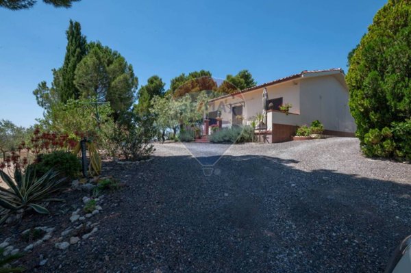 casa indipendente in vendita a Caltagirone