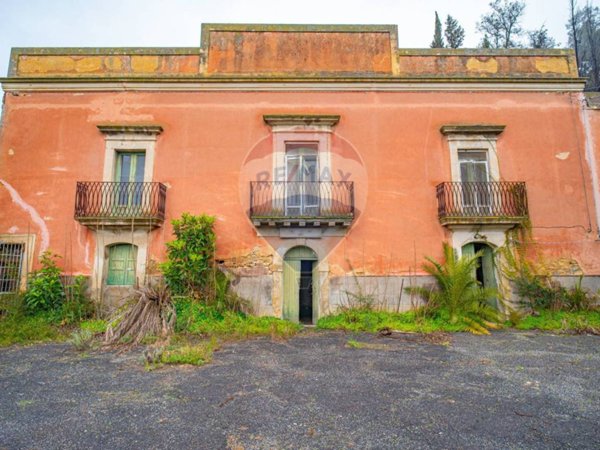 casa indipendente in vendita a Caltagirone