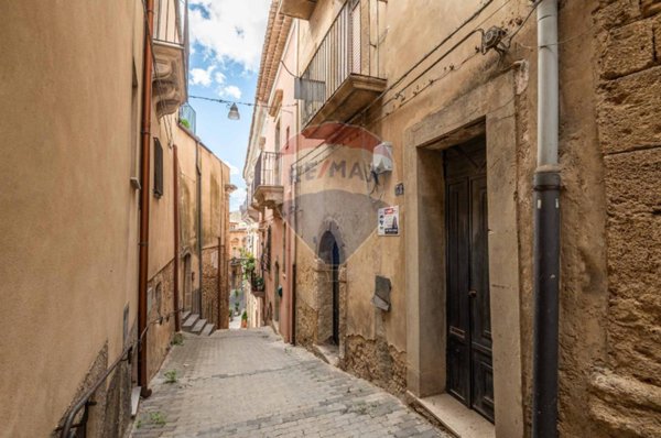 casa indipendente in vendita a Caltagirone