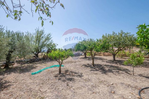 casa indipendente in vendita a Caltagirone
