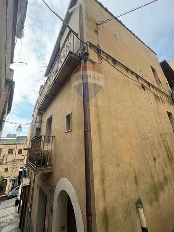 casa indipendente in vendita a Caltagirone