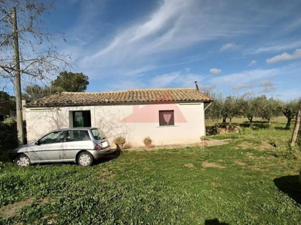 casa indipendente in vendita a Caltagirone
