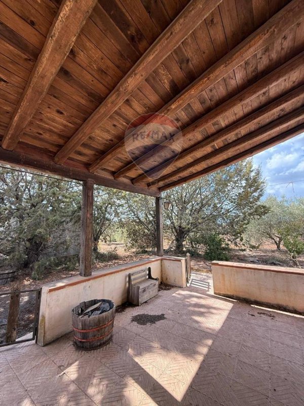 casa indipendente in vendita a Caltagirone in zona Santo Pietro