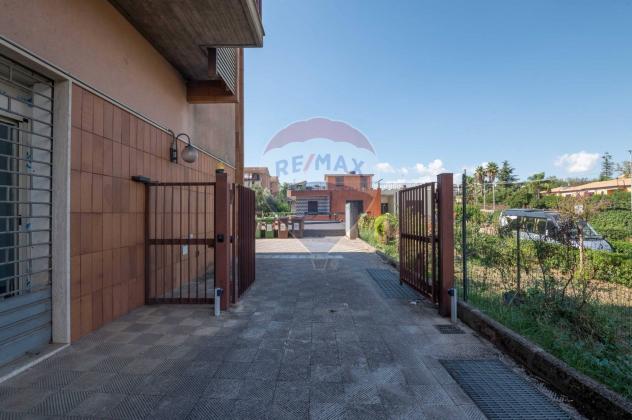 locale commerciale in vendita a Caltagirone