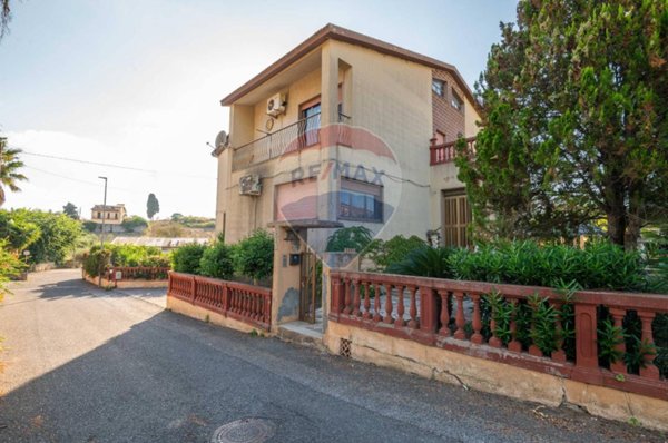 casa indipendente in vendita a Caltagirone
